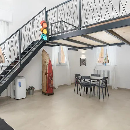Spazioso Vicino Al Centro Della Citta Apartman